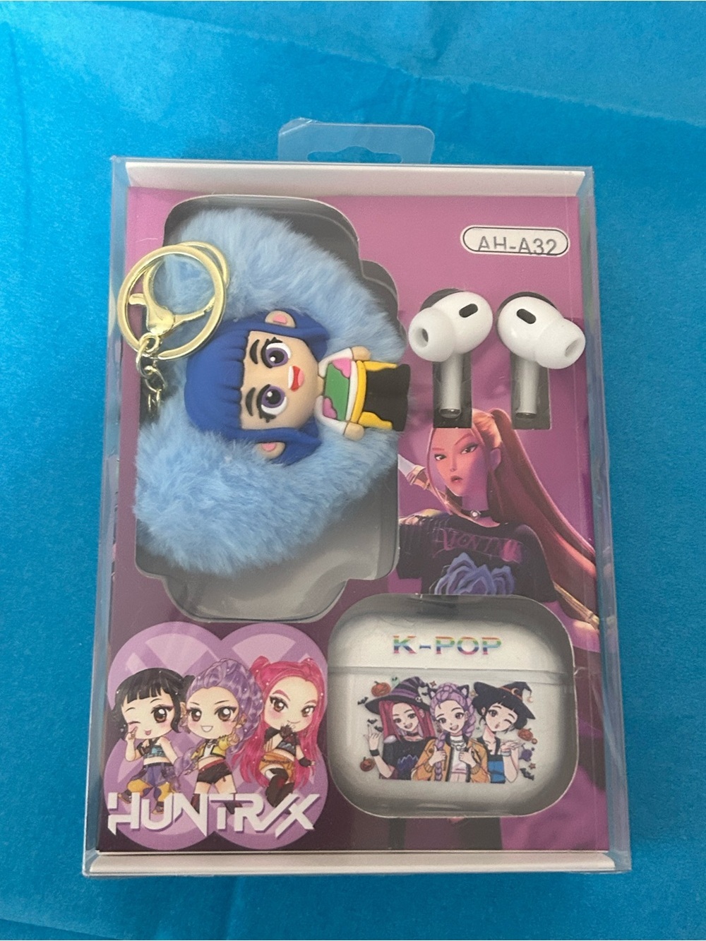 4/$50 k-pop deamon hunter ear phone set and keychain